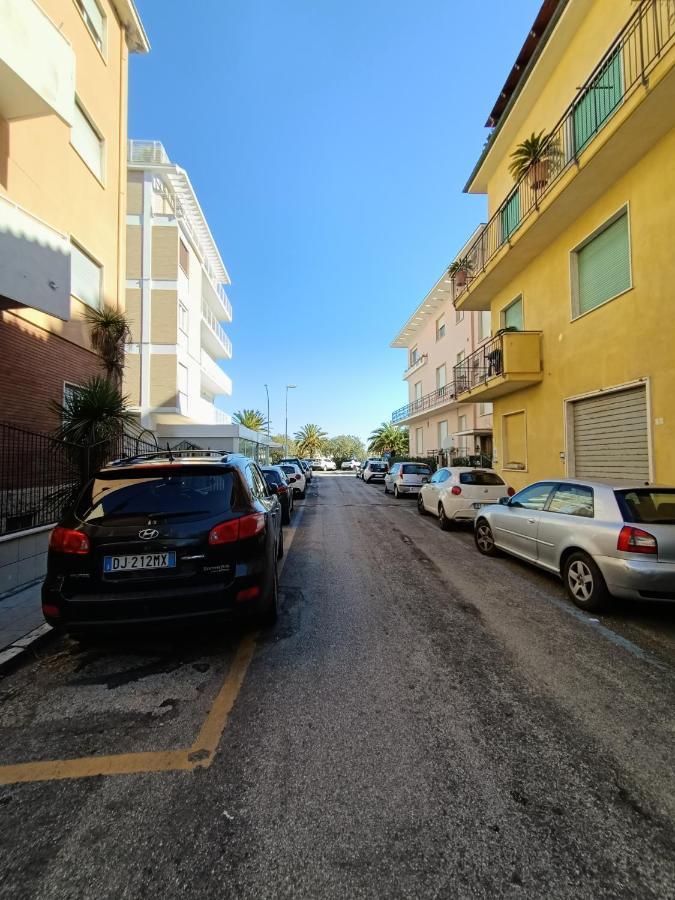 Residenza Topazio San Benedetto del Tronto Eksteriør billede