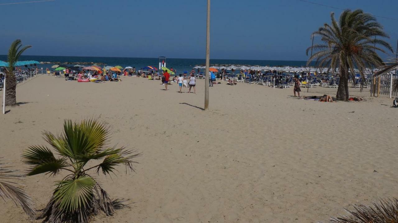 Residenza Topazio San Benedetto del Tronto Eksteriør billede